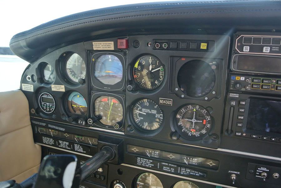 1978 Piper PA-32R Lancer Turbo (New Paint)